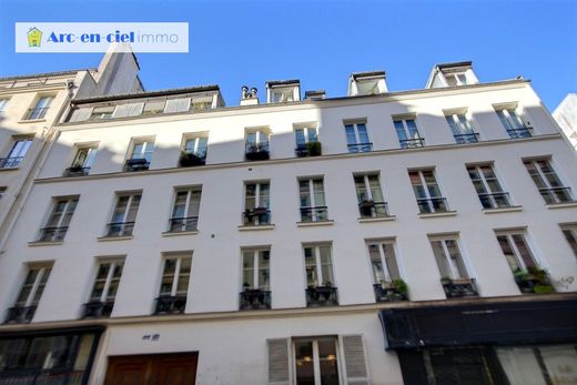 Apartment in Canal Saint Martin, Château d’Eau, Porte Saint-Denis, Paris
