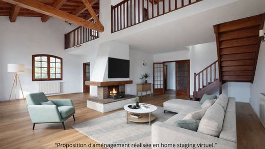 Luxury home in Roques, Upper Garonne