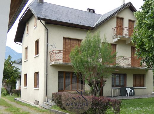 Maison de luxe à Saint-Avre, Savoie