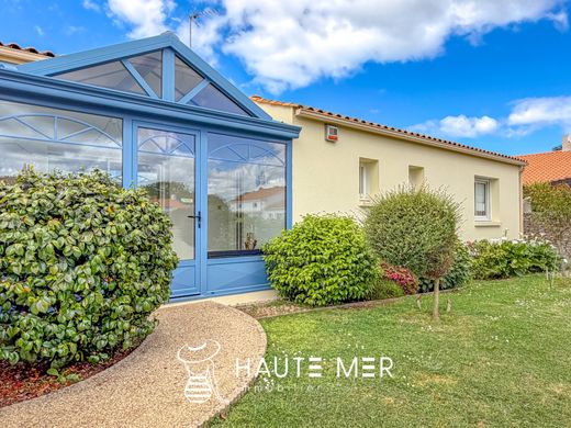 Luxury home in Les Sables-d'Olonne, Vendée