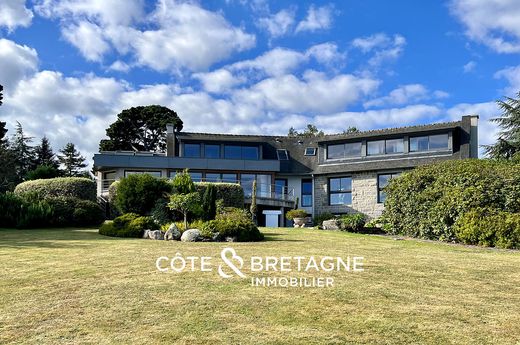 Luxury home in Étables-sur-Mer, Côtes-d'Armor