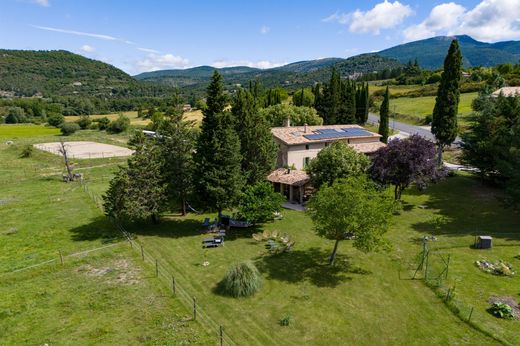 Villa à Montbrun-les-Bains, Drôme