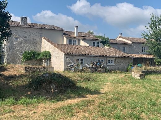 Luxury home in Saint-Ciers-du-Taillon, Charente-Maritime