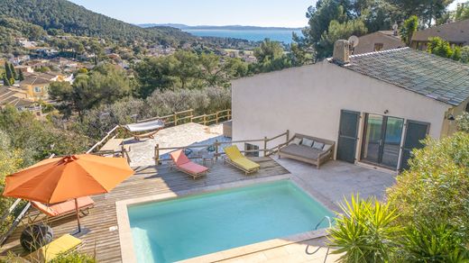 Willa w Carqueiranne, Var