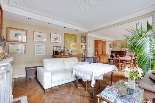 Appartement in Canal Saint Martin, Château d’Eau, Porte Saint-Denis, Paris