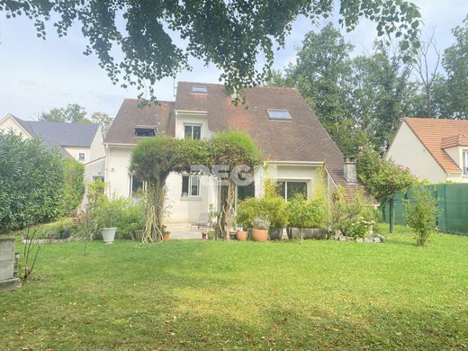 Casa de lujo en Le Plessis-Trévise, Valle de Marne