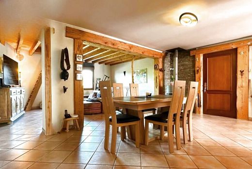 Luxus-Haus in Scientrier, Haute-Savoie