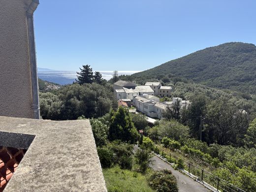 Maison de luxe à Santa-Maria-di-Lota, Haute-Corse