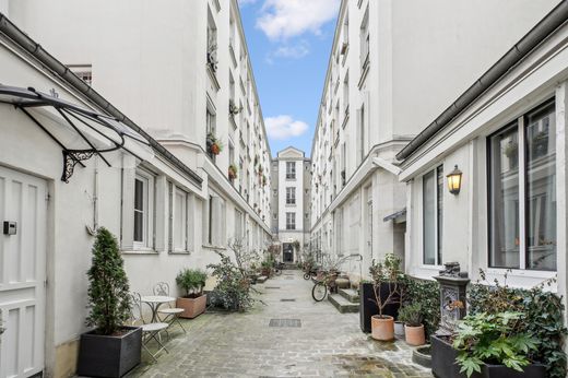 Apartment in Bastille, République, Nation-Alexandre Dumas, Paris