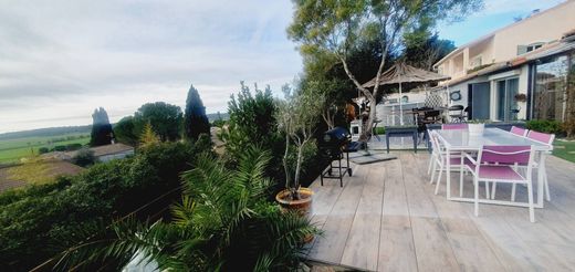 Luxus-Haus in Nîmes, Gard