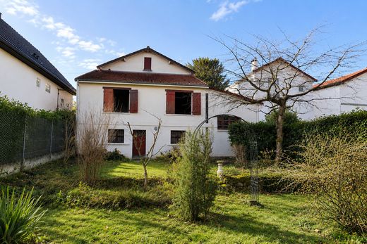 Luxus-Haus in Sucy-en-Brie, Val-de-Marne