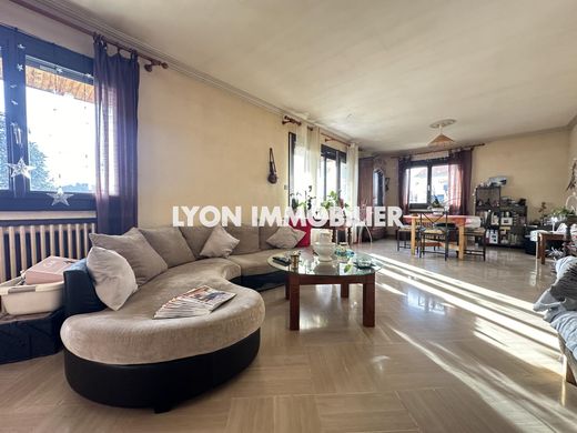 Luxus-Haus in Corbas, Rhône