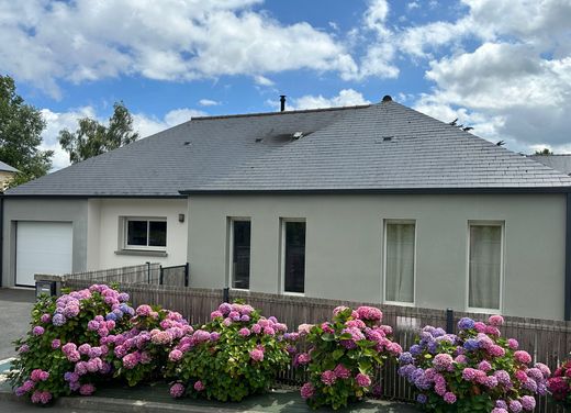 Luxury home in Ploubalay, Côtes-d'Armor