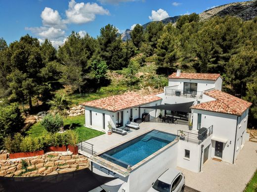 别墅  Puyloubier, Bouches-du-Rhône