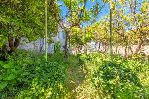 Apartment / Etagenwohnung in Saint-Paul, Alpes-Maritimes