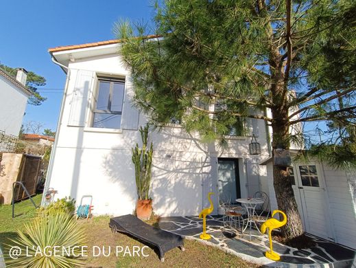 Luxe woning in Saint-Georges-de-Didonne, Charente-Maritime
