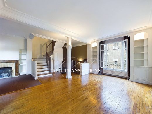 Luxury home in Suresnes, Hauts-de-Seine