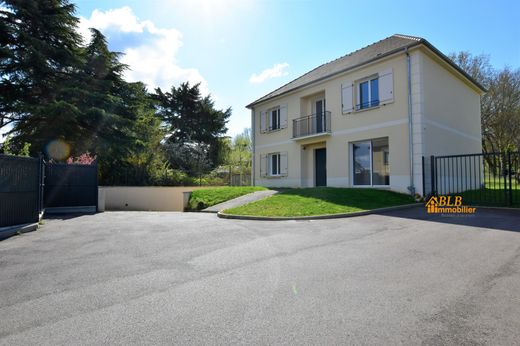 Luxe woning in Jouars-Pontchartrain, Yvelines