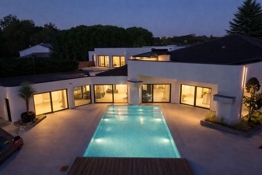 Maison de luxe à Saint-Cyr-au-Mont-d'Or, Rhône