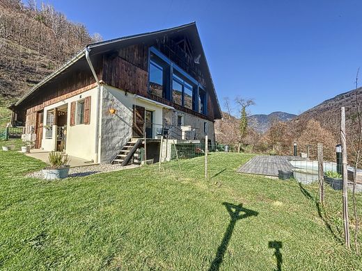 Maison de luxe à Césarches, Savoie