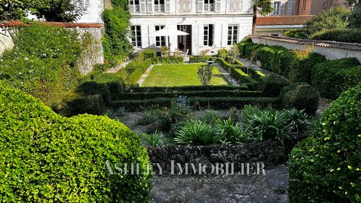 La Rochelle, Charente-Maritimeの高級住宅