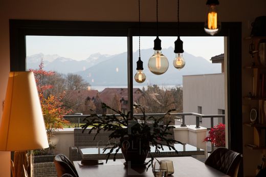 아파트 / Annecy-le-Vieux, Haute-Savoie