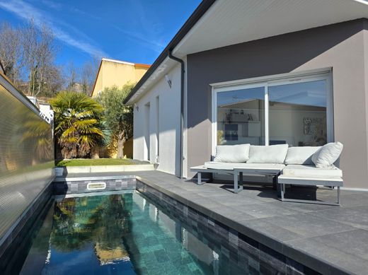 Villa a Châteaugay, Puy-de-Dôme