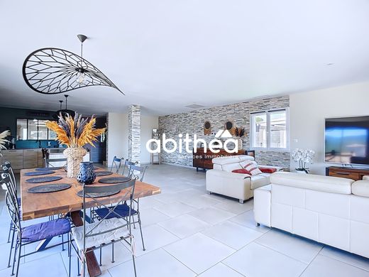 Villa in Cessenon-sur-Orb, Hérault