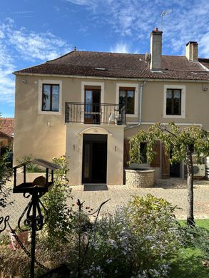 Luxury home in Semur-en-Auxois, Cote d'Or