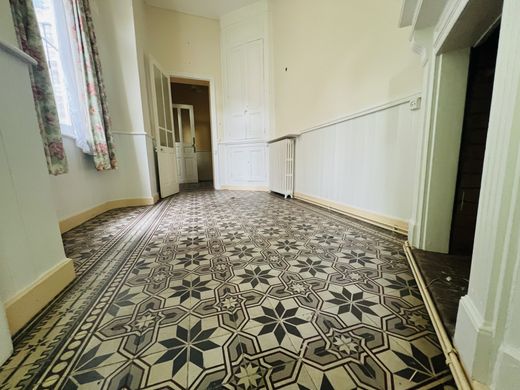 Amiens, Sommeの高級住宅