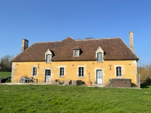 Rural or Farmhouse in Boissy-Maugis, Orne