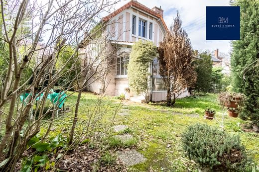 Luxury home in Le Vésinet, Yvelines