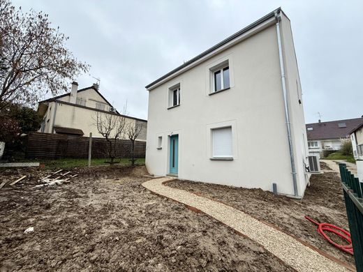 Luxury home in Morainvilliers, Yvelines