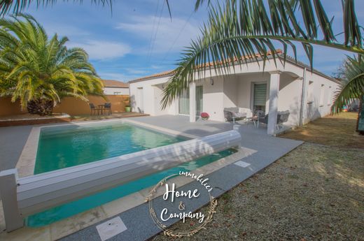 Vaux-sur-Mer, Charente-Maritimeの高級住宅