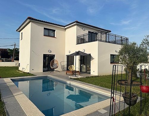 Casa di lusso a Saint-Hilaire-de-Lusignan, Lot-et-Garonne