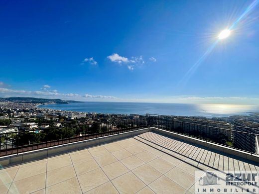 Apartment / Etagenwohnung in Nizza, Alpes-Maritimes