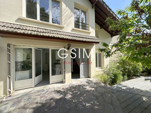 Luxury home in Garches, Hauts-de-Seine
