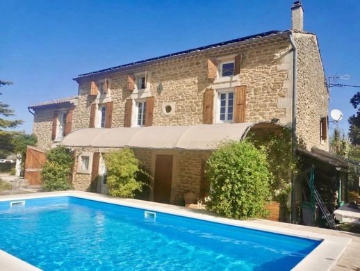 Willa w Grignan, Drôme