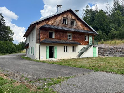 Luxury home in Mijoux, Ain