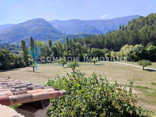 Luxe woning in Montbrun-les-Bains, Drôme