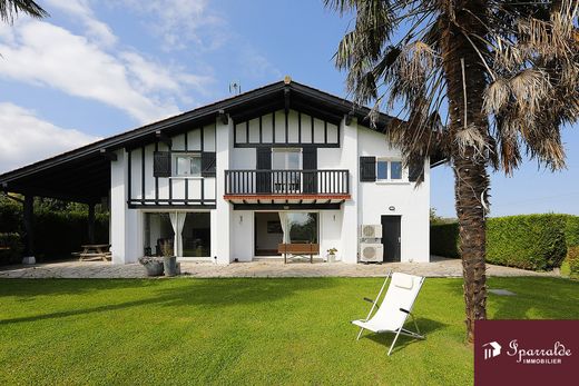 Luxury home in Urrugne, Pyrénées-Atlantiques