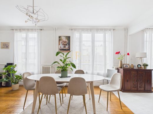 Apartment in Suresnes, Hauts-de-Seine