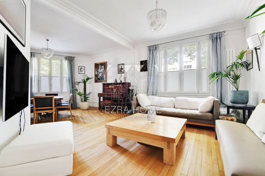 Apartment in La Muette, Auteuil, Porte Dauphine, Paris