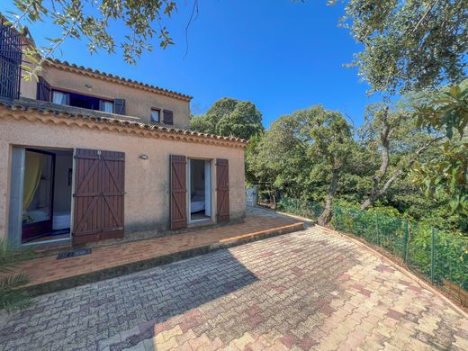 Вилла, La Croix-Valmer, Var