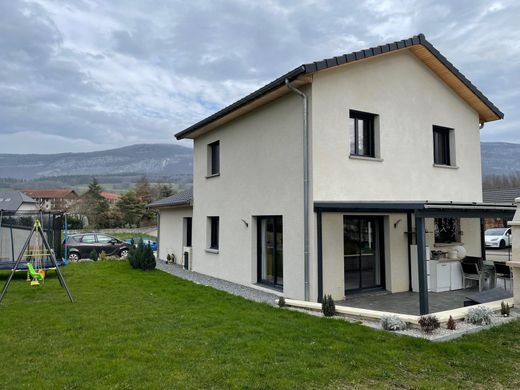 Casa di lusso a Clarafond-Arcine, Alta Savoia