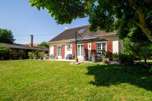Luxury home in Couilly-Pont-aux-Dames, Seine-et-Marne