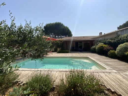 Luxus-Haus in Uzès, Gard