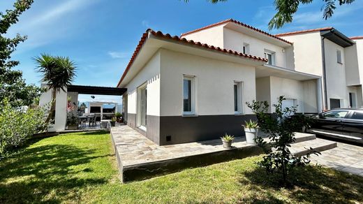 Villa in Pollestres, Pyrénées-Orientales