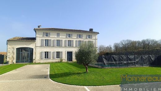 豪宅  Roullet-Saint-Estèphe, Charente