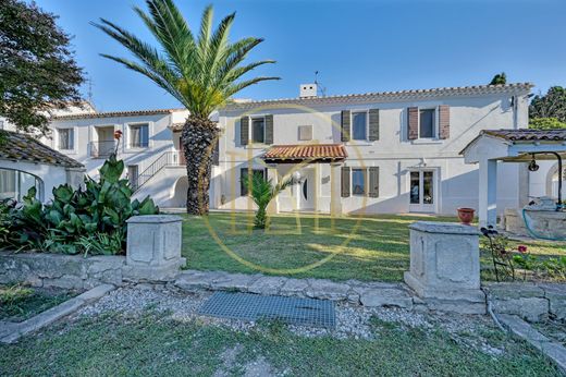 Villa à Arles, Bouches-du-Rhône